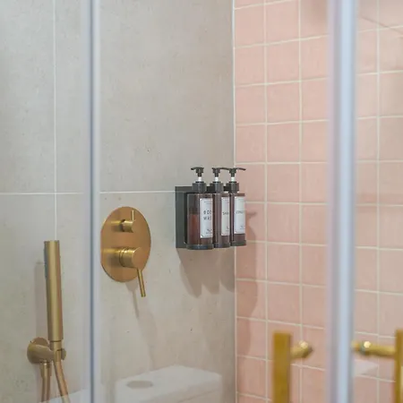Premium Center Essence Apartment's - Walk Everywhere *